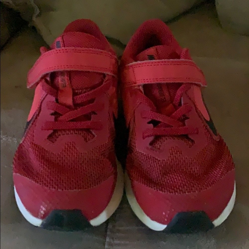 Nile Youth Velcro Sneaker